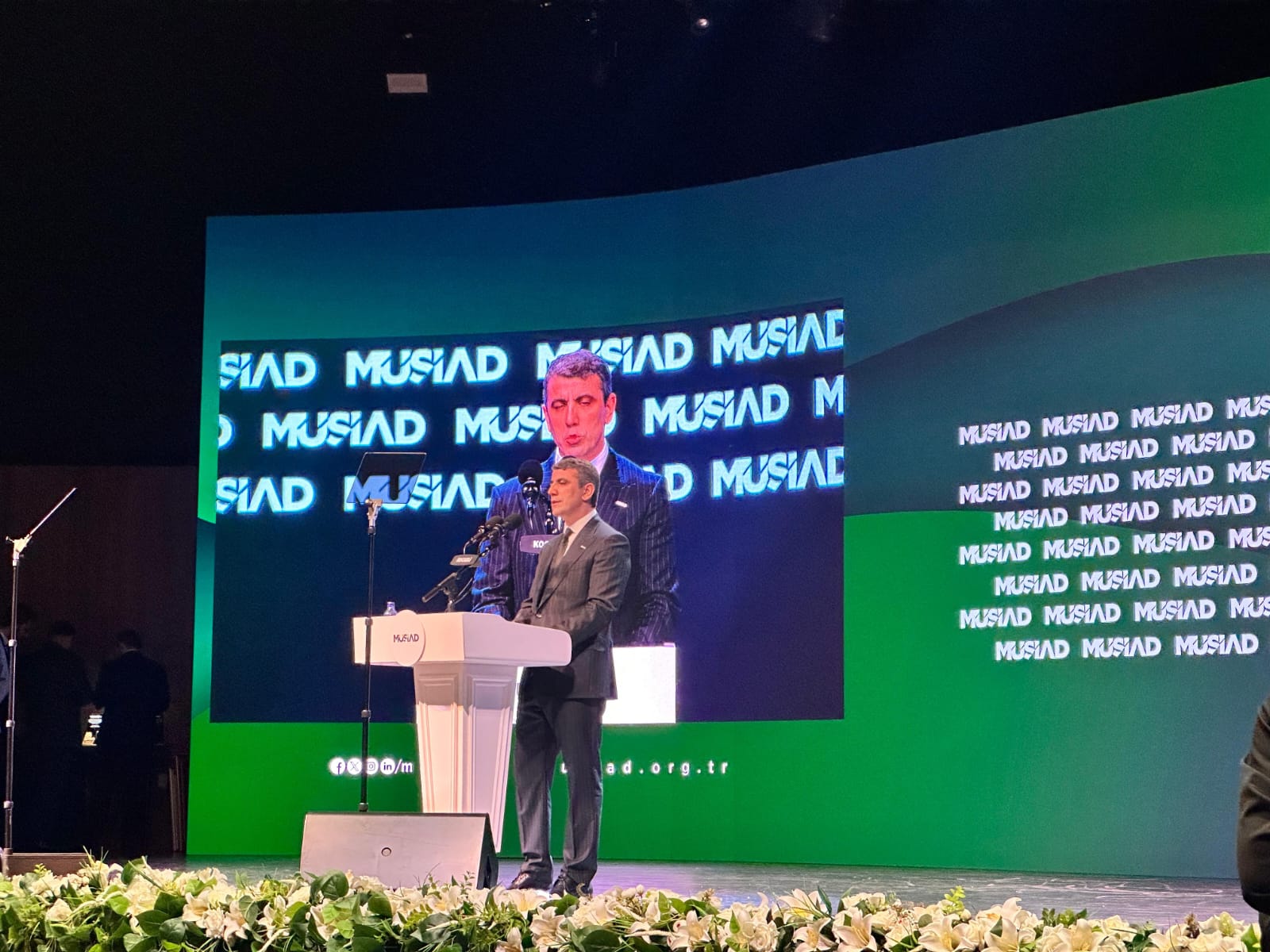 134b1242-76c0-41db-8ae8-dd54179bdd1e